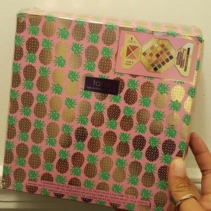 TARTE Sweet Escape collectors set